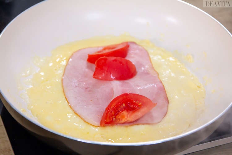 Low Carb Frühstück schinken tomate omelett