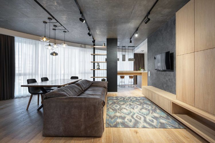 moderne familienwohnung zeitgenössisch wohnraum minimalistisch wohnzimmer sofa teppich rustikal esstisch fernseher regal