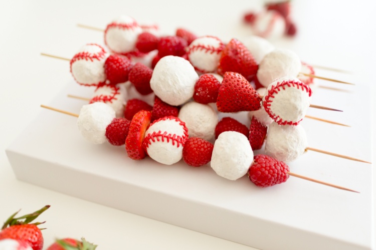 Obstspieße für Kinder baseball thema erdbeeren