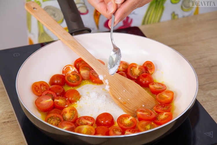 spaghetti tomaten anbraten zucker hinzufügen