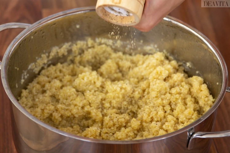 wie koche ich quinoa abschmecken salz pfeffer