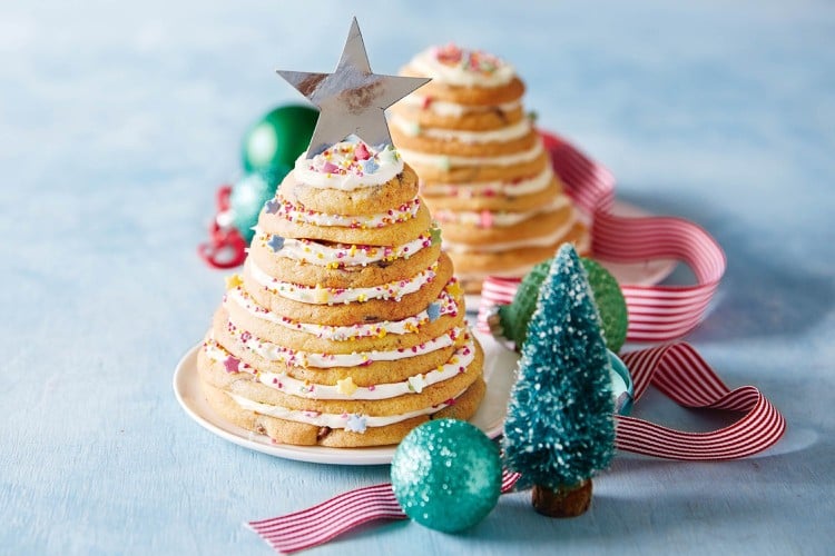 3D Weihnachtsbaum aus runden Plätzchen Zuckerperlen zum Dekorieren