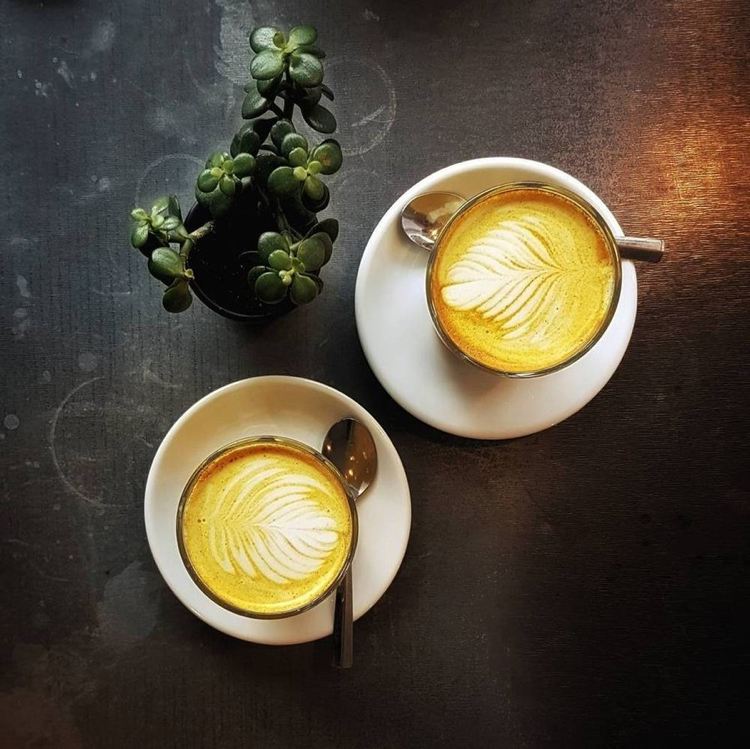 Kurkuma Latte perfekt für die kalte Jahreszeit hilft gegen Depression