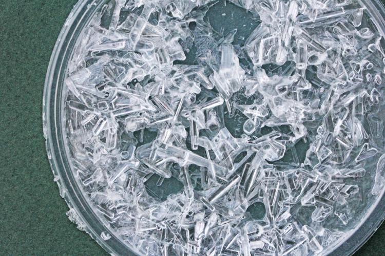Salzkristalle herstellen Experimente mit 5-jährigen Kindern