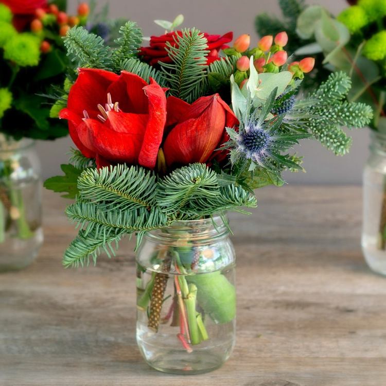 Tannenzweige in Vase Blumen kombinieren Einmachglas