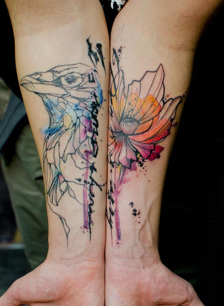 Watercolor Aquarell-Look Tattoo beide Arme Vogel und Blume