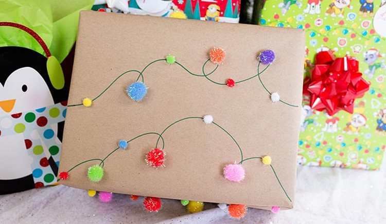 basteln mit wolle weihnachten passendes weihnachtsdeko was kann man mit wolle machen geschenkverpackung pompons