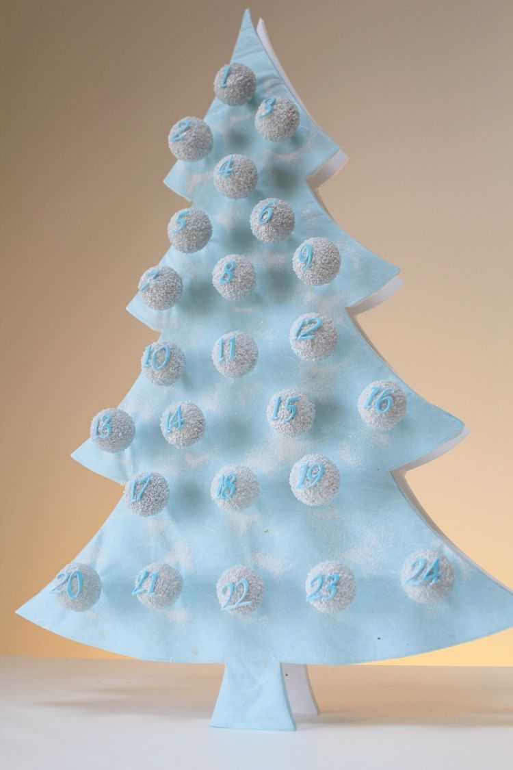 cake pop adventskalender selber machen frozen inspiriert tannenbaum schaumstoff