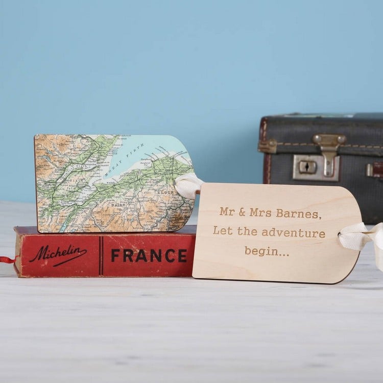 geschenkverpackung-reisegutschein-basteln-kreative-ideen-urlaubgutschein-selber-machen-nachnahmen-hochzeit-frankreich