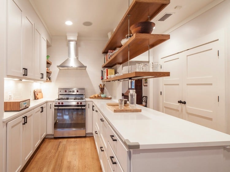 hängendes deckenregal holz wohnraum einrichten industriell stahl gewinde zweistellige küche weiß modern