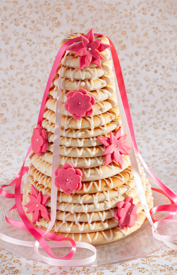 kransekake, ein köstlicher traditioneller kuchen aus norwegen, den nordischen ländern