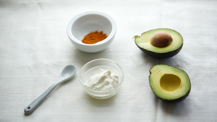 kurkuma maske falten rezept avocado griechischer joghurt straffend vitamin e