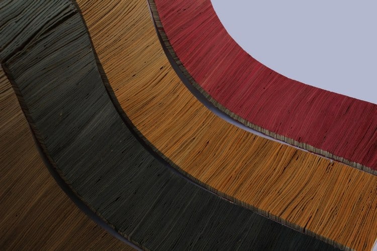 palmblätter teppich vegan nachhaltig alternative kuhfell ausgerollt bunt farben gelb rot grau blau rustikal lang