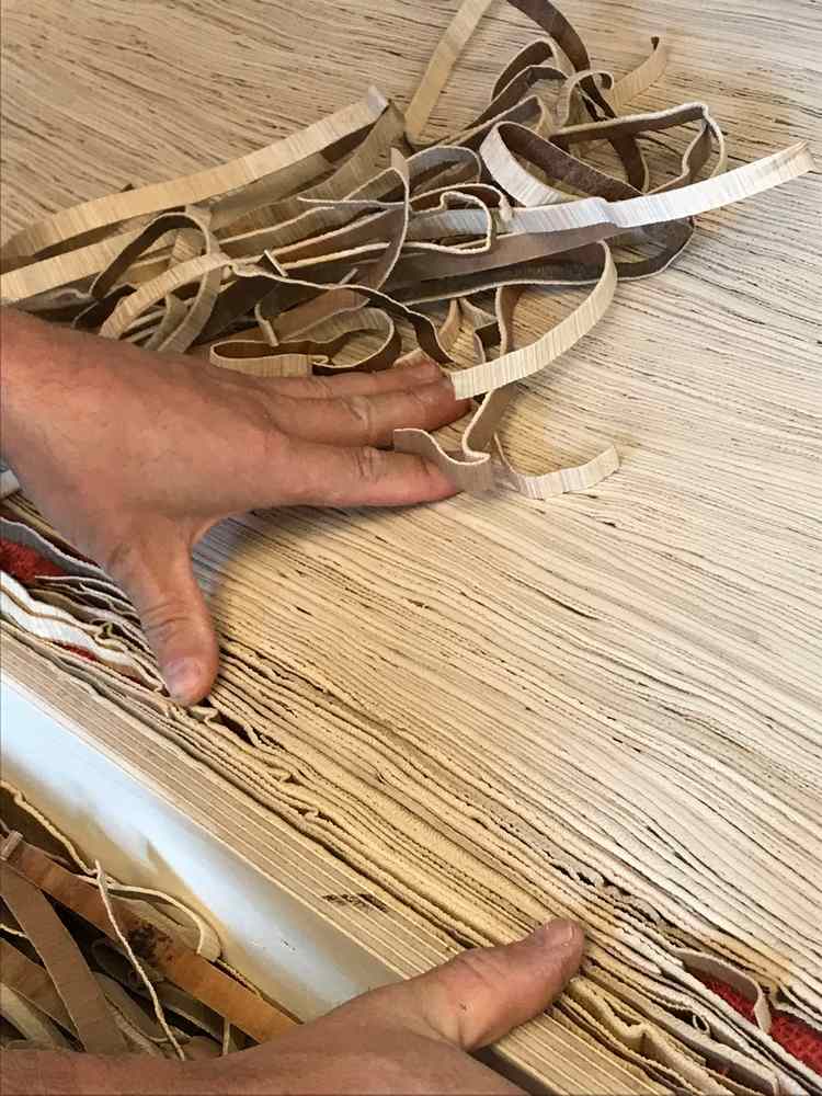 palmblätter teppich vegan nachhaltig alternative kuhfell bänder herstellung pozess handarbeit