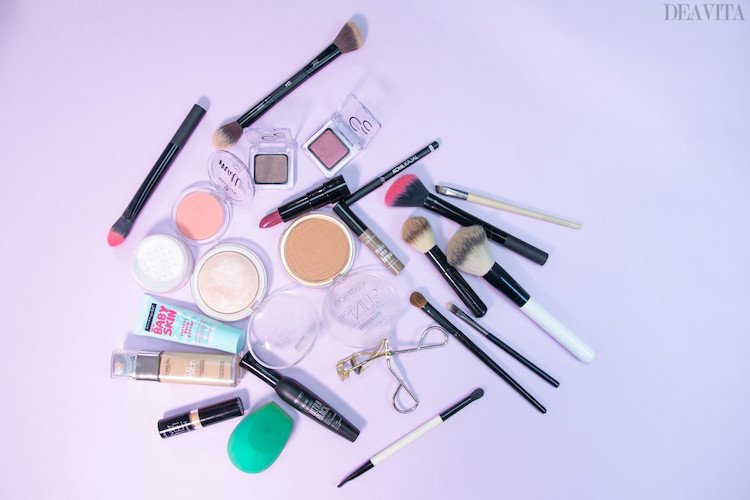Produkte und Pinsel für dieses Braut Make-up