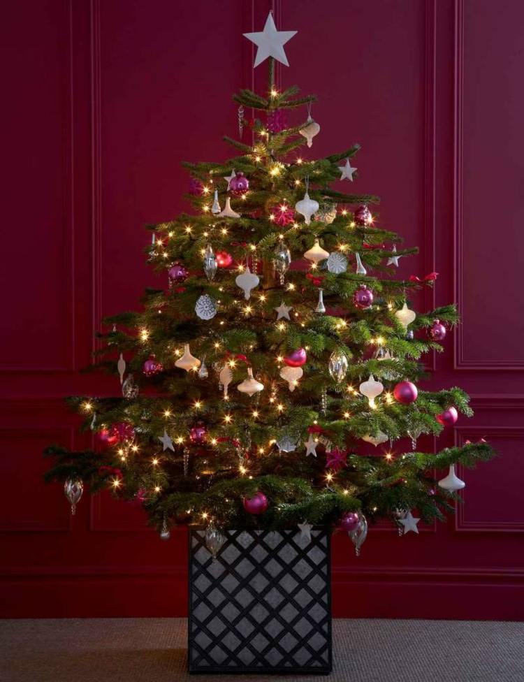 christbaumschmuck weihnachtskugeln beerentöne verschiedene nuancen farbefroh