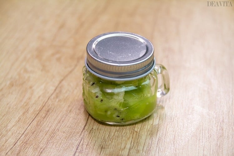 diy lippenpeeling 15 leichte rezepte mit natürlichen zutaten gestampft kiwifrucht glas