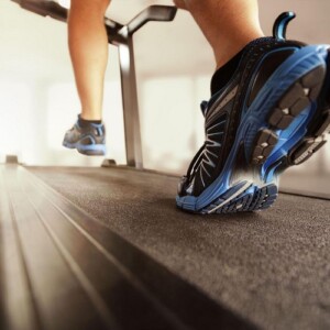 laufband training nützliche tipps tricks effektive fitness übungen schrittzähler optimal laufbandanalyse sportschuhe