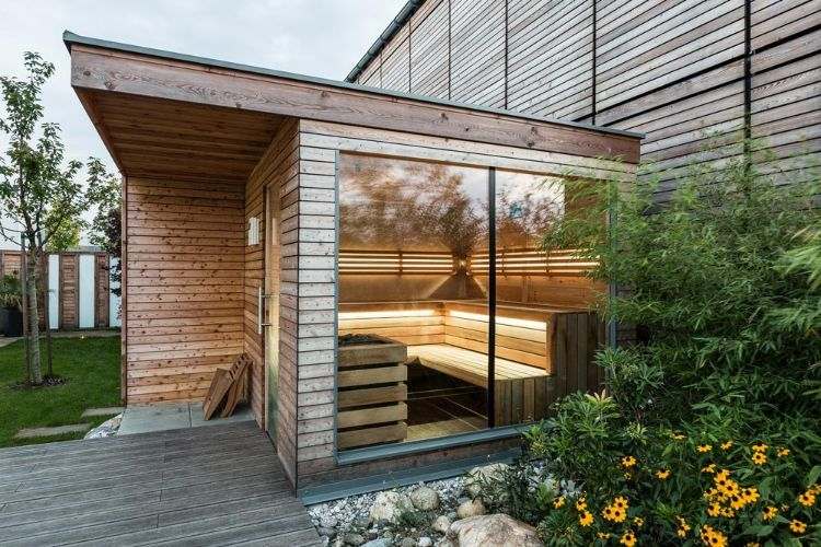 outdoor sauna bauen ideen designs entspannungsbereich im freien holz nebenbau garten