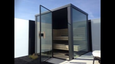 outdoor sauna bauen ideen designs entspannungsbereich im freien metall glas innenhof