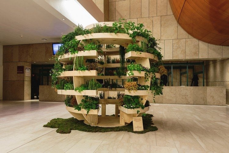 urbane landwirtschaft futuristischer garten stadt innovatives designprojekt konzept hyrdrokultur pflanzen holz sphäre ikea growroom