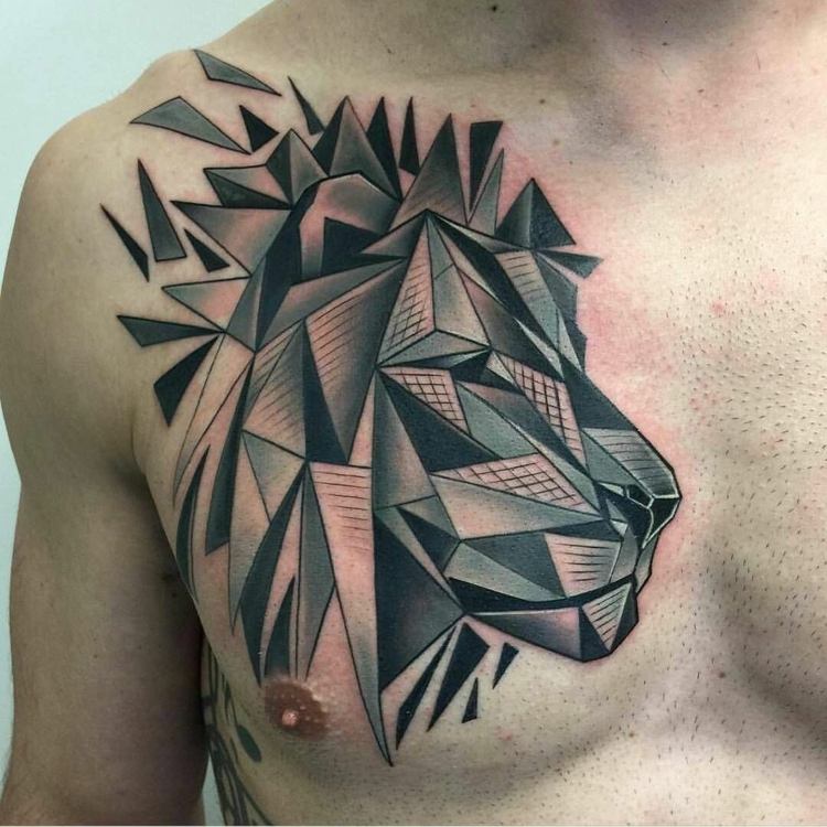Löwen Tattoo abstrakt gestalten Scherben Effekt für die Schulter