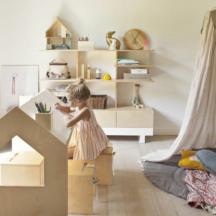 Montessori Kinderzimmer aus Naturmaterialien Holz Wohnwand in Beige