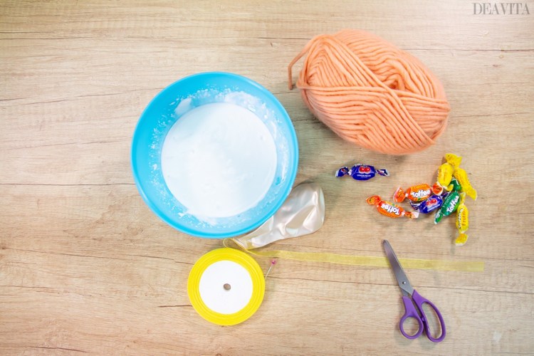 Osterideen basteln Materialien Ballone Klebstoff Garn