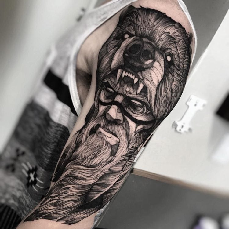 Wikinger Tattoo Berserker Bärenkrieger Oberarm Halfsleeve Mann