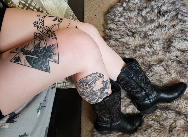 Wikinger Tattoos für Frauen Odins Knoten Valknut Rabe Walkyre