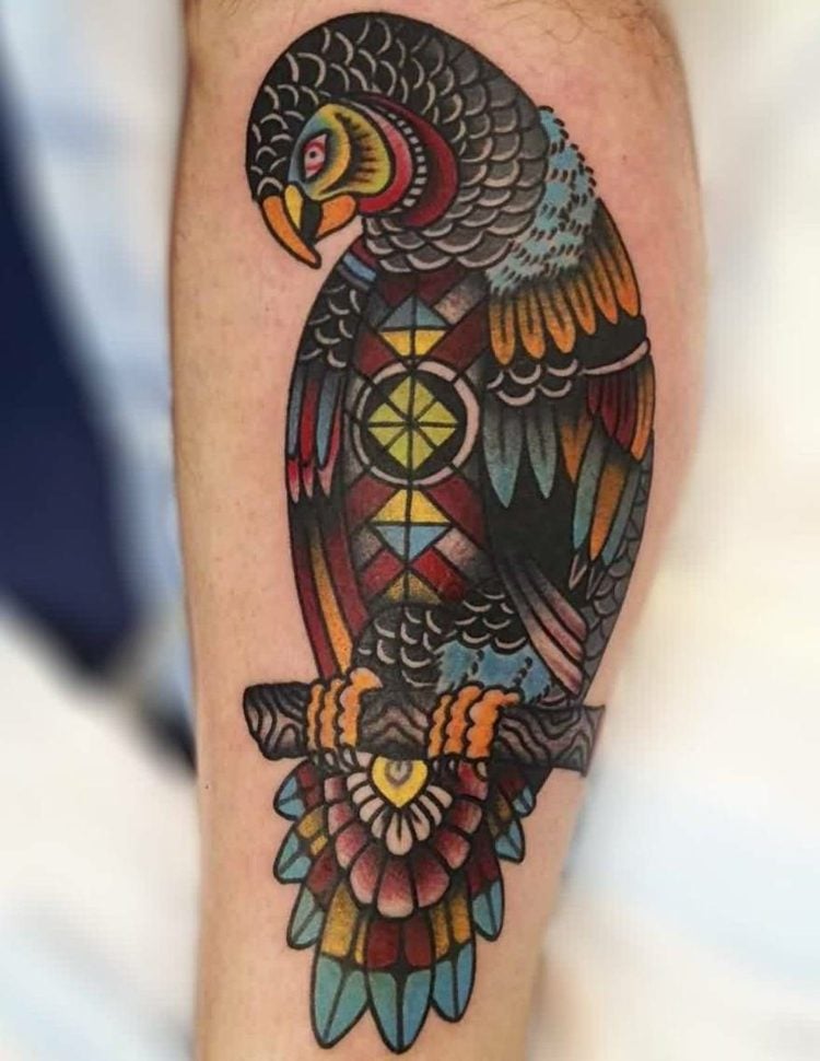 bunter Papagei mit Mosaik Effekt als Vogel Tattoo