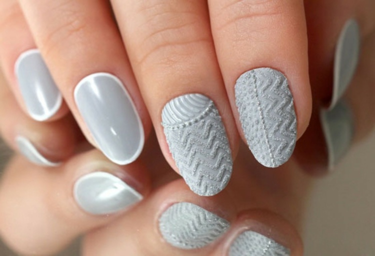 elegantes nageldesign grau weiße umrandung sugar nails effekt gemustert