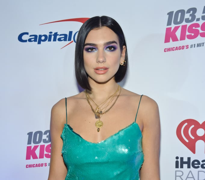 haarfarben trends 2019 kurze haare Schwarz Dua Lipa