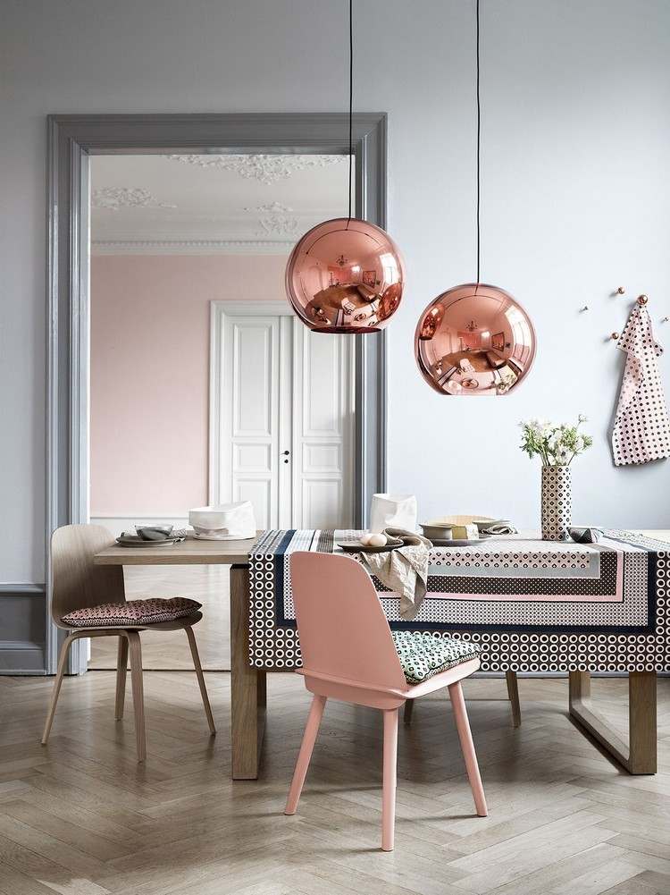 inspiration für wohnzimmer mit aussagekräftigem millennial pink details