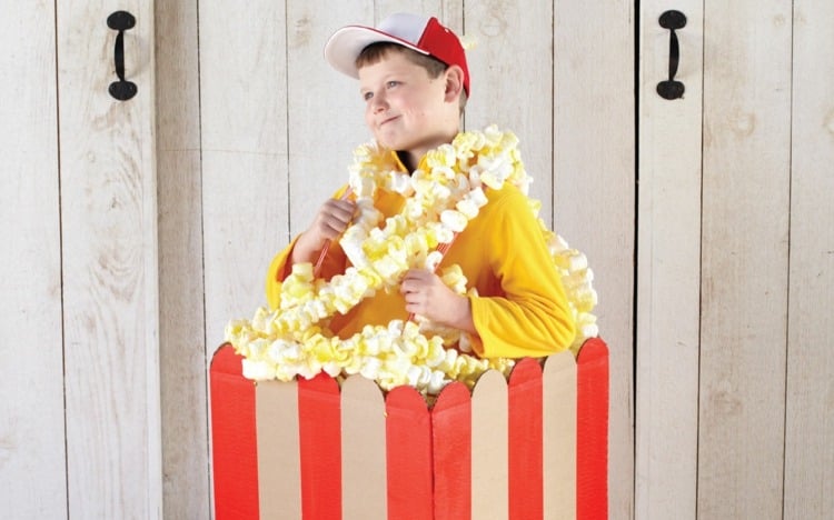 witzige Idee für Kinderkostüm Box aus Pappe Popcorn Kette