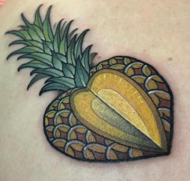 Ananas Tattoo Harte Schale Süßer Kern