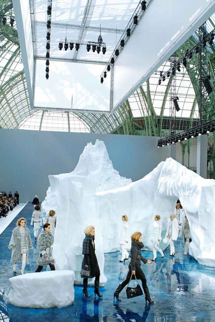 Chanel Modenschau Konzept der Kulissen von Karl Lagerfeld Herbst-Winter 2010:11