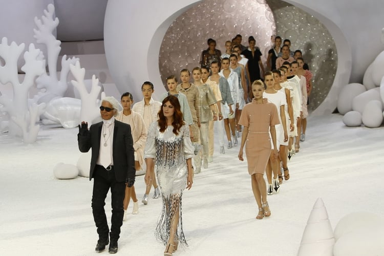Die besten Modeschauen von Chanel und die kreativsten Konzepte von Karl Lagerfeld