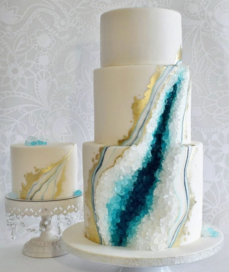 Die perfekte Idee für eine extravagante Hochzeit sind Dekorationen mit Kristallen