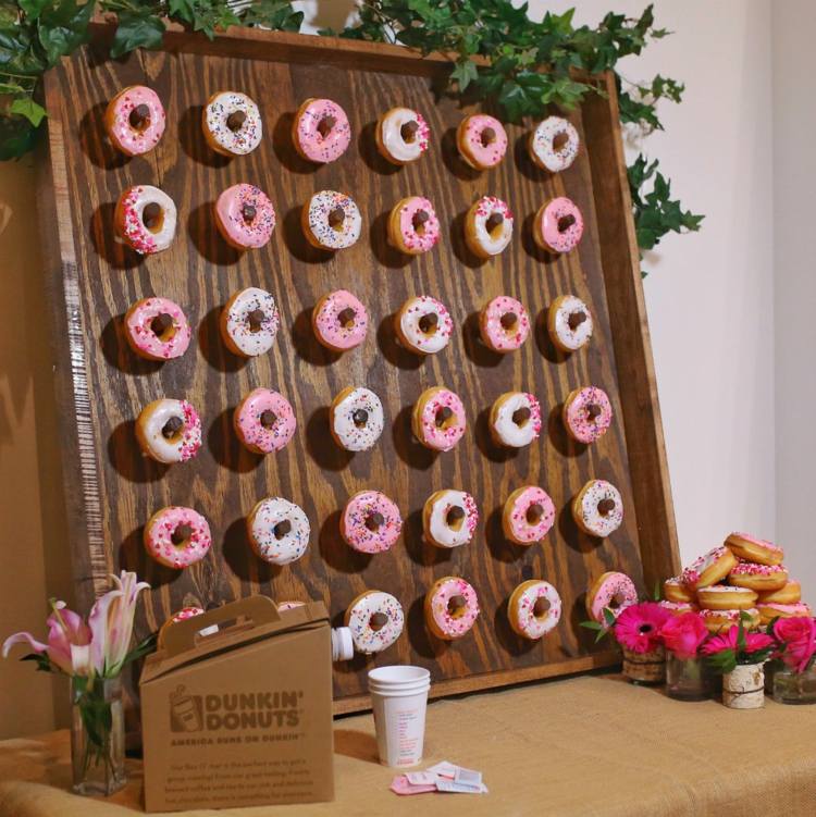 Donut Wand selber machen aus einer Holzplatte