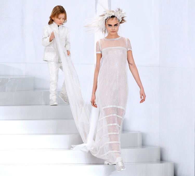 Karl Lagerfeld Brautkleider chanel cara delevingne 2014