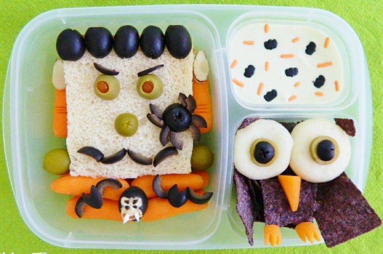 Kinder Halloween lunchbox Ideen Oliven belegte Brötchen
