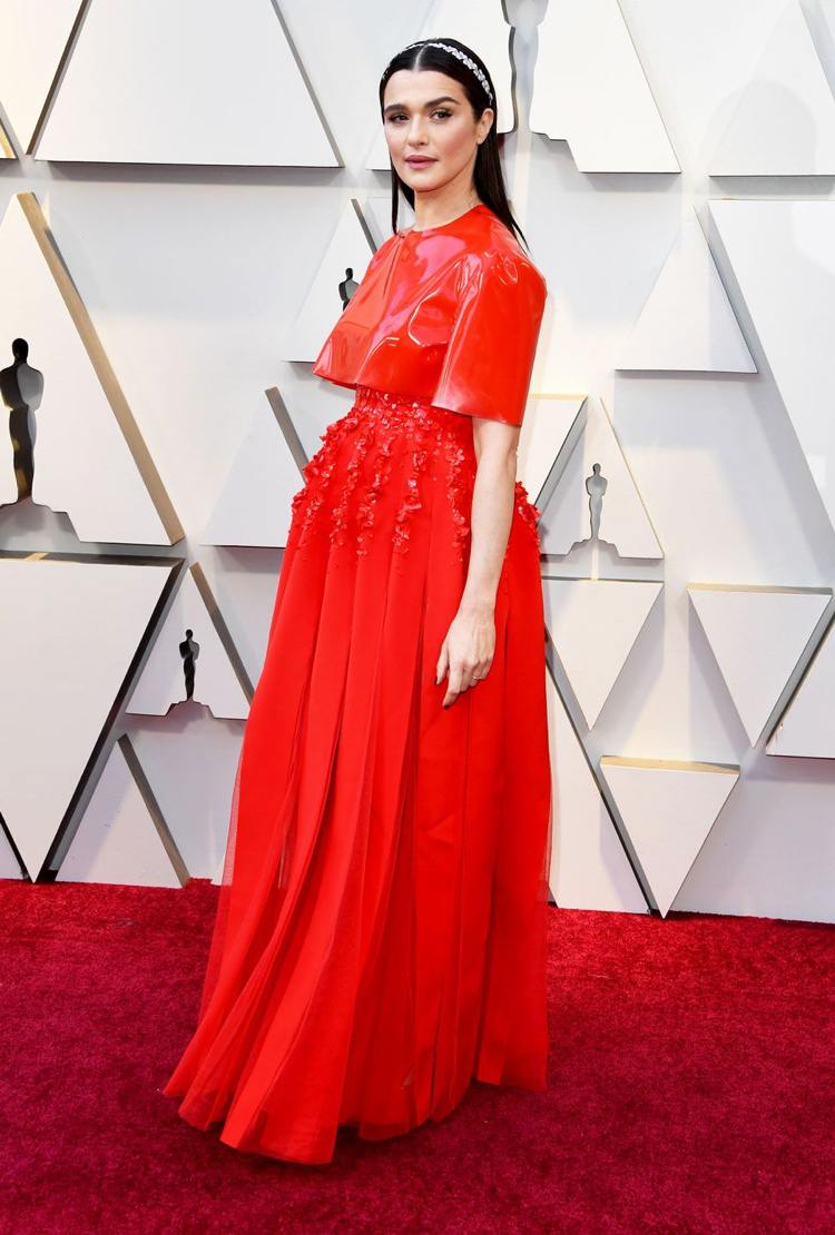 Oscars 2019 rotes Abendkleid Lack Plisssees