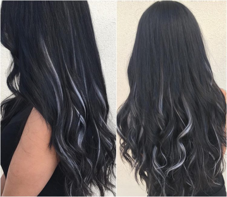 Schwarze Haare mit weißen Strähnchen lange Haare Stufenschnitt