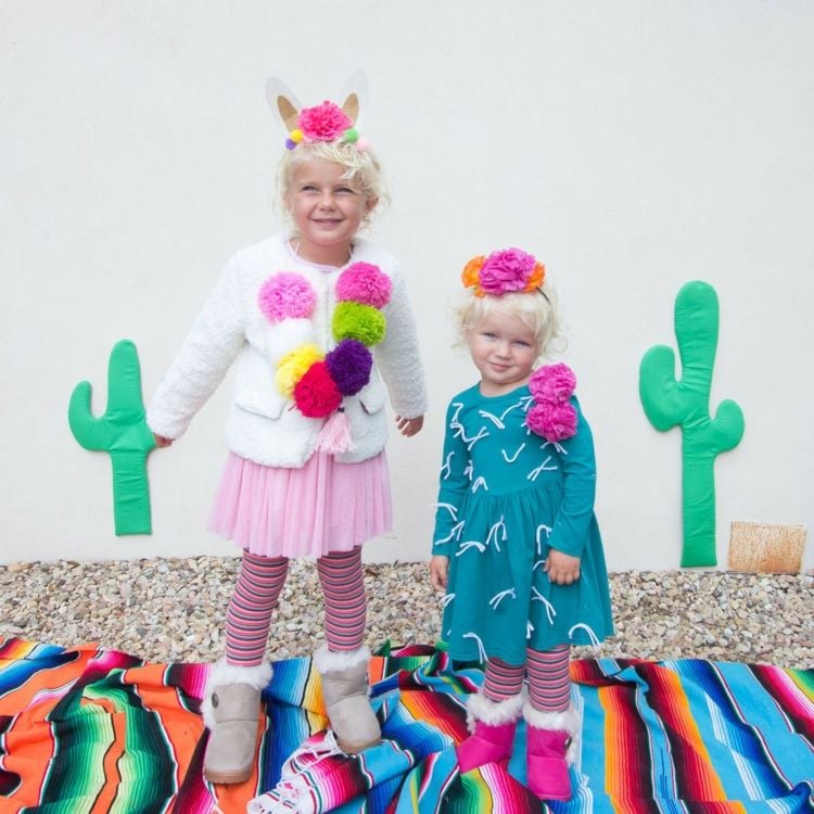 Verkleidung für Kinder zu Fasching und Halloween mit Kleid und Blumen
