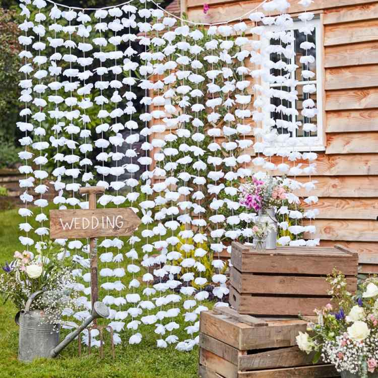 florale Vorhänge sind wahre Hingucker auf Hochzeiten und perfekt für Fotos