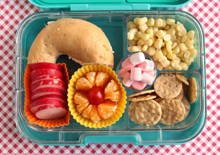 gesunde lunchbox ideen kinder baguette rettich früchte
