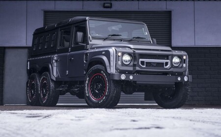 land rover defender 110 frontseite design mit kühlergrill und chrome scheinwerfern