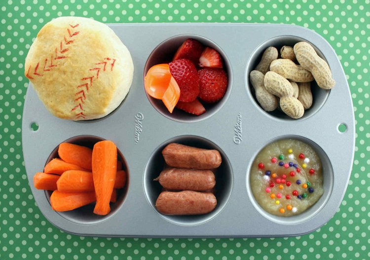 lunchbox ideen kinder baseball bananenbrot fruchtpüree karotten würstchen