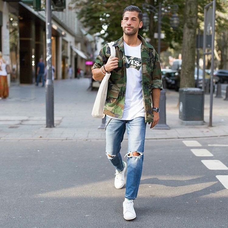 stylische looks mit destroyed jeans und cargohemd tragetasche kombination für männer